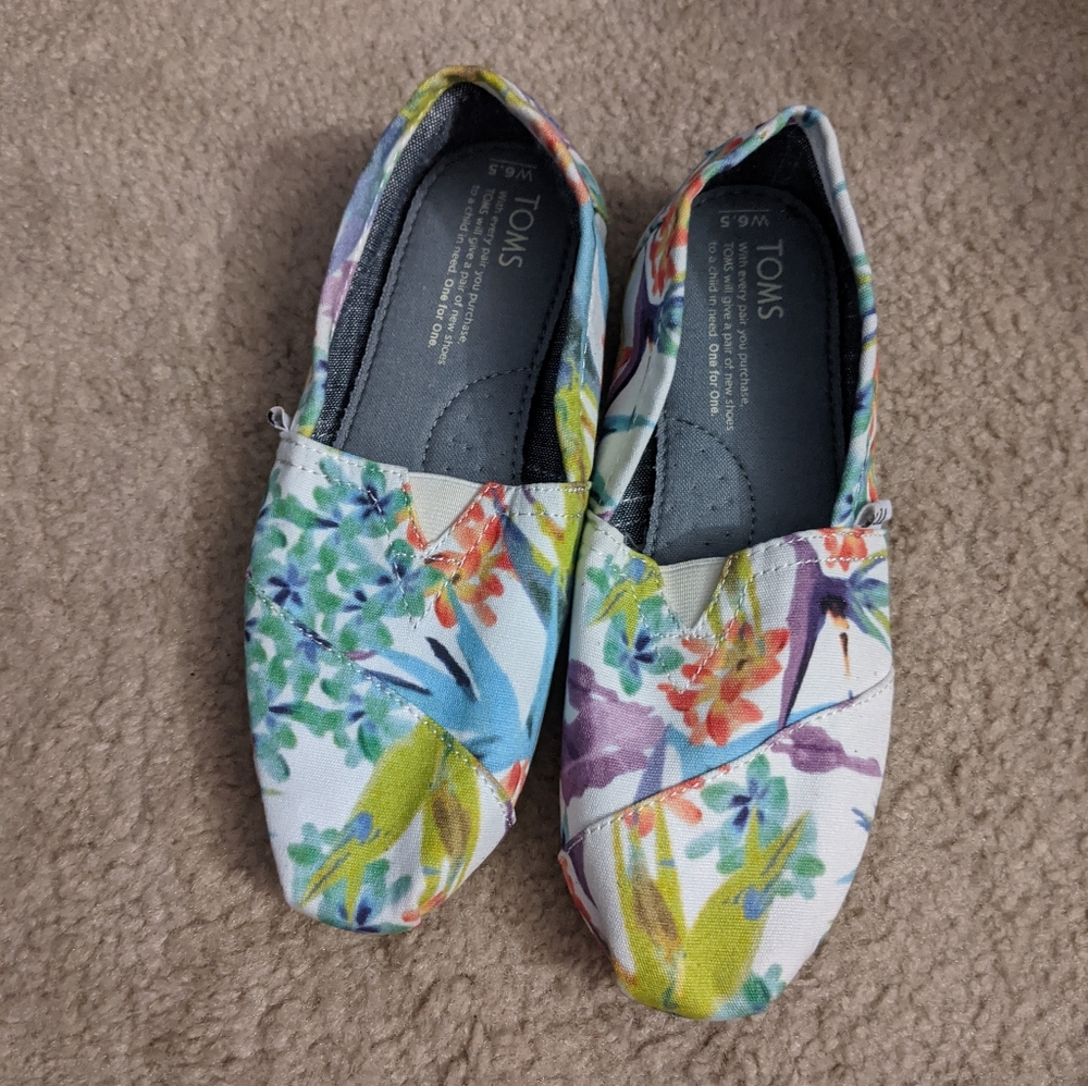 Brand New TOMS Tropical Design Women's Shoes